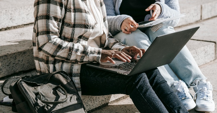 Peluang Bisnis Ayam Geprek di Kampus: Potensi Besar, Cuan Menggiurkan