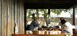 Tips Memilih Makanan saat Liburan